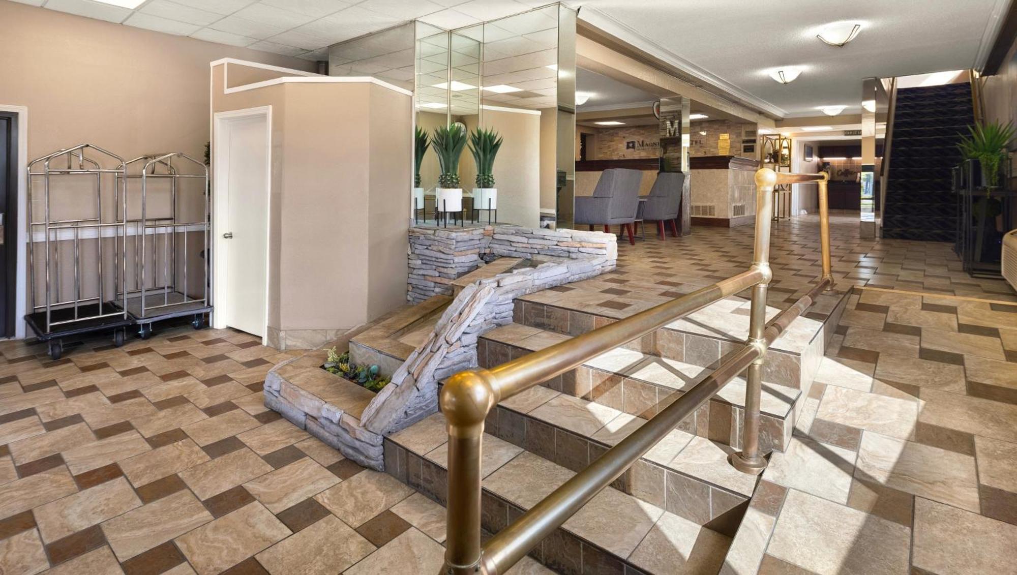 Magnuson Hotel Detroit Airport Romulus Exterior photo