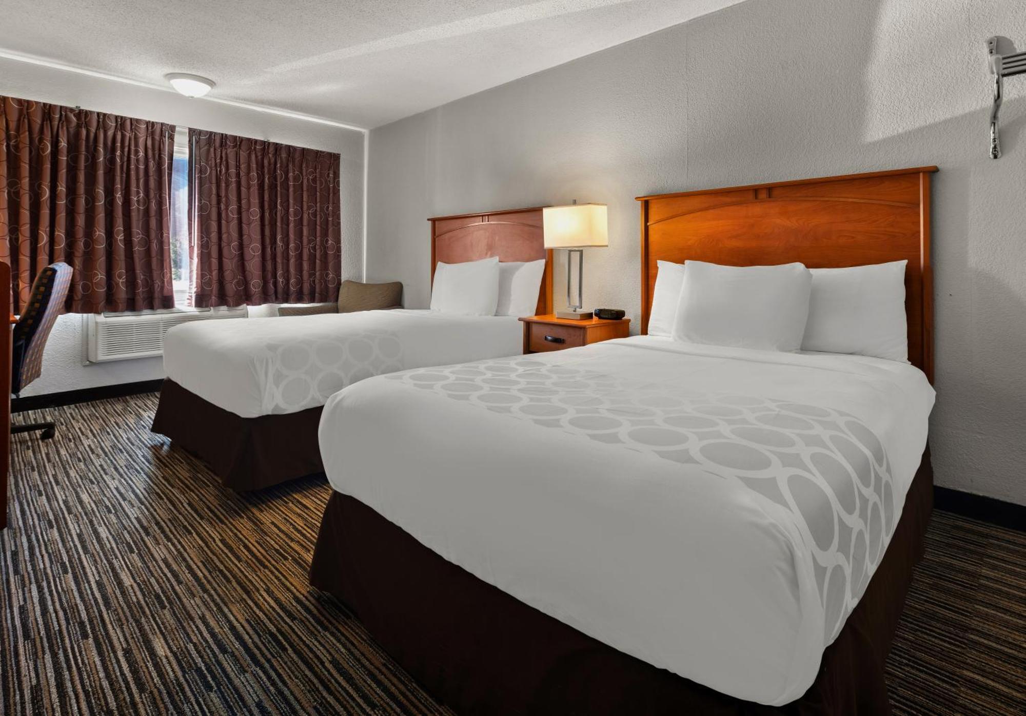 Magnuson Hotel Detroit Airport Romulus Exterior photo
